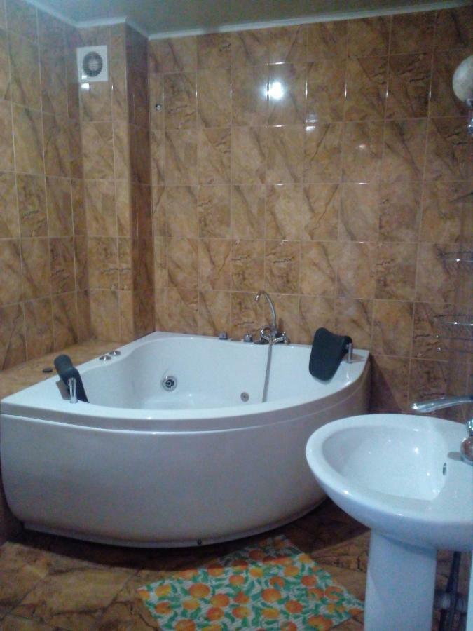 Kryvyi Rih Imperial Hotel Krivoy Rog מראה חיצוני תמונה